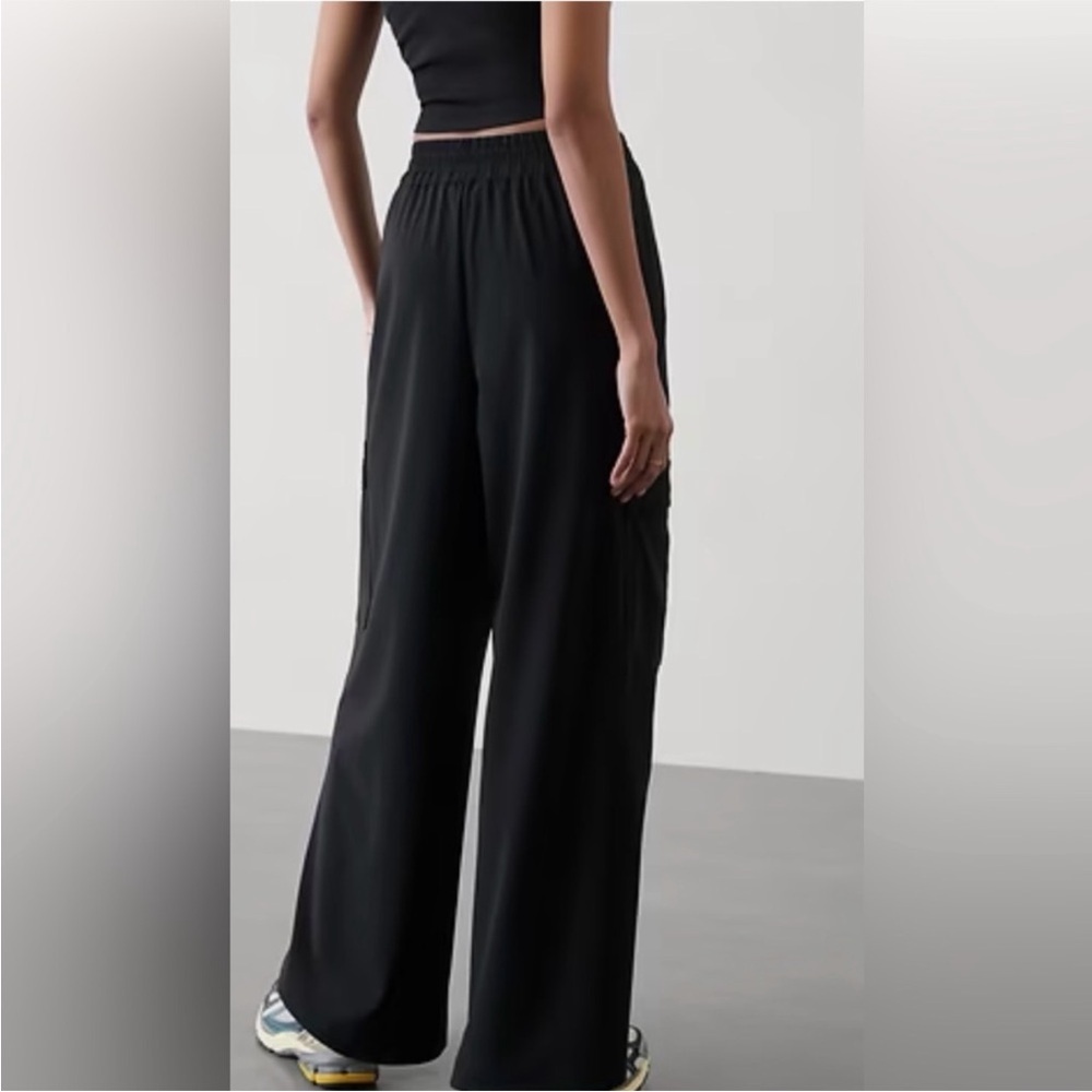 NWT Athleta Pinnacle High Rise Cargo Trouser | Black - Picture 2 of 12
